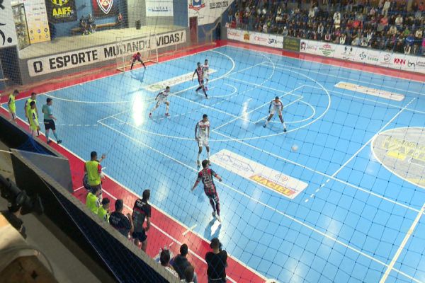 Cascavel Futsal vence Manoel Ribas fora de casa e emplaca quinta vitória consecutiva no Paranaense