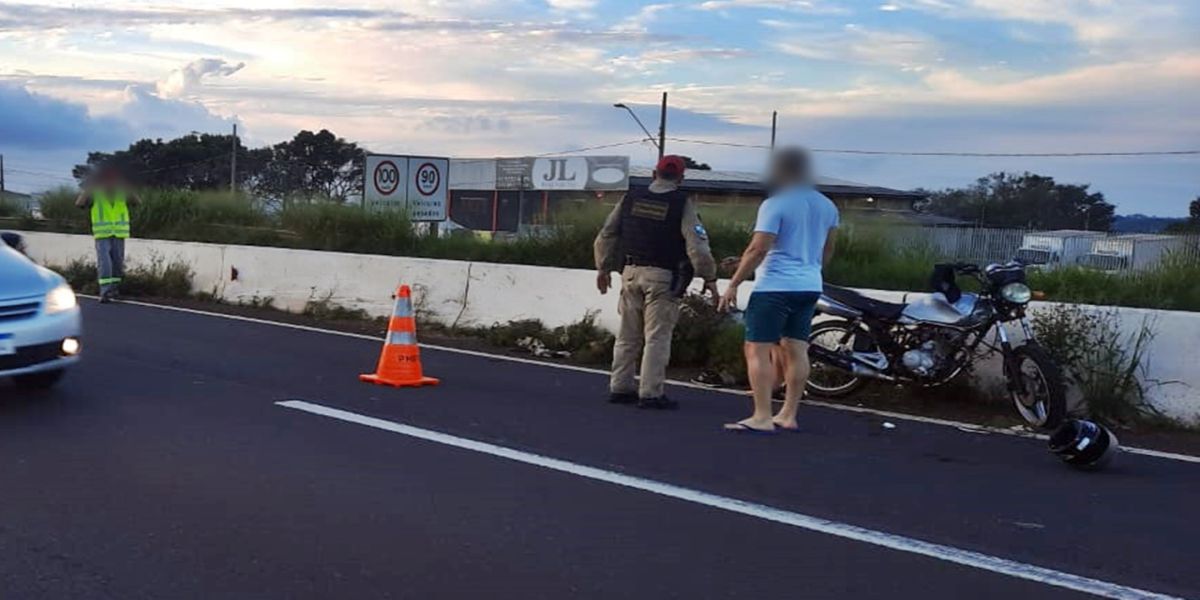 Motociclista fica ferido após colidir com mureta na PRC 467 em Cascavel