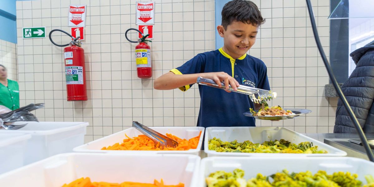 1 em cada 4 alimentos da agricultura familiar destinados às escolas do Paraná são orgânicos