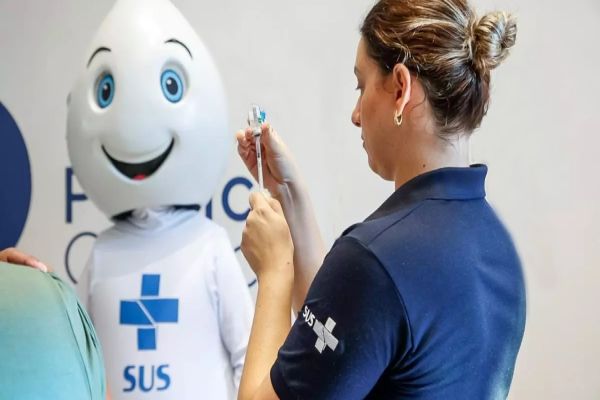 Governo Federal lança ação para vacinar 1,1 milhão de estudantes de escolas públicas do Paraná