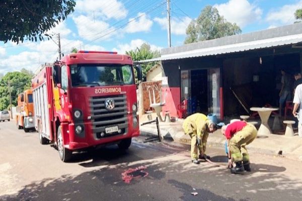 Explosão em botijão de gás deixa dois feridos em bar de Goioerê