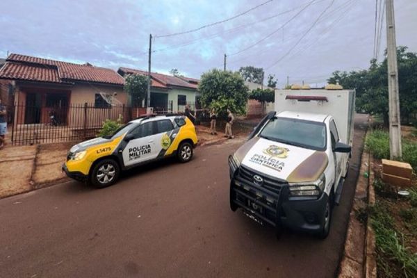 Homem de 26 anos é morto a tiros na cama e adolescente é baleada no noroeste do Paraná