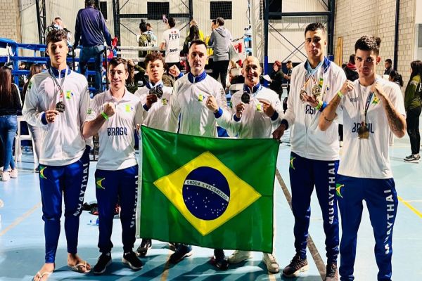 Cascavel brilha no ringue e traz OURO da Argentina no Sul-Americano de Muaythai