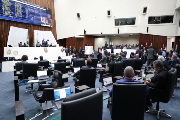 Criação do Abril Verde e Amarelo referente à propriedade privada avança na Assembleia