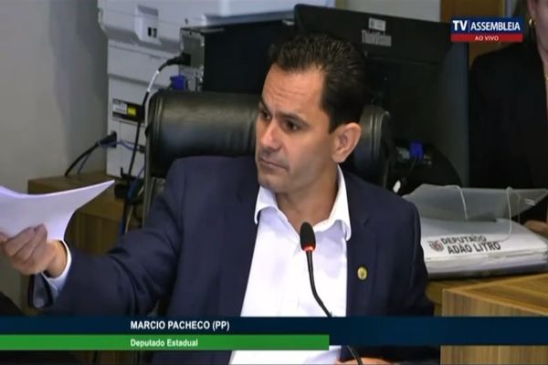 Imagem referente a notícia: Marcio Pacheco confronta obrigatoriedade da vacina em crianças com dados da própria SESA