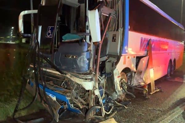Tragédia na BR-277: Motorista na contramão morre em violenta colisão com ônibus em Cascavel