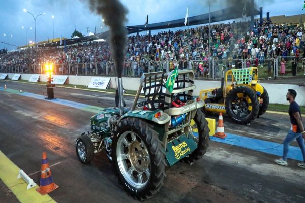 Arrancada de Tratores é atração no Paraná