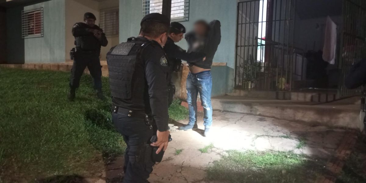 Homem é preso pela Guarda Municipal após denúncia de violência doméstica em Cascavel