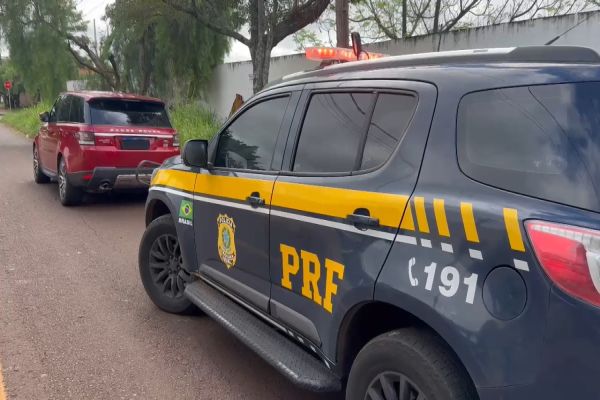 PRF recupera Range Rover roubada em Cascavel após sequestro de pai e filha