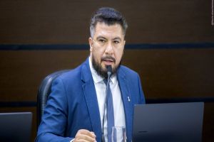 Imagem referente à notícia: Obras históricas e investimento em educação marcam atuação de Edson Souza em Cascavel