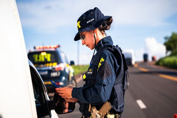 PRF dá início à Operação Dia do Trabalho 2025 no Paraná