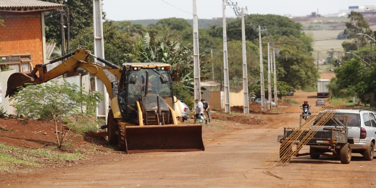 Comissão de Obras questiona secretaria sobre retomada da pavimentação no Lago Azul