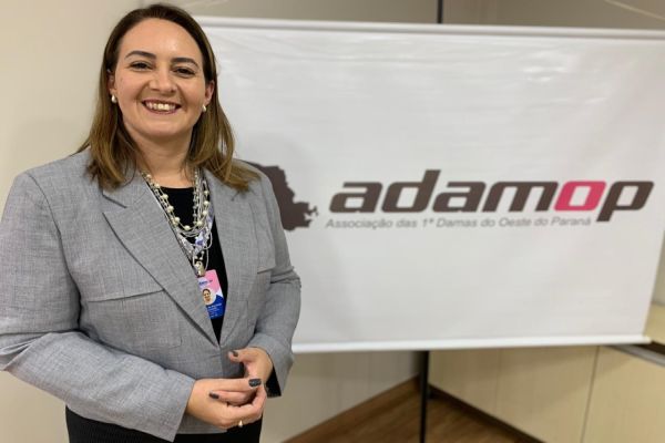 Imagem referente a notícia: Primeira-dama de Maripá é eleita para novo mandato na ADAMOP