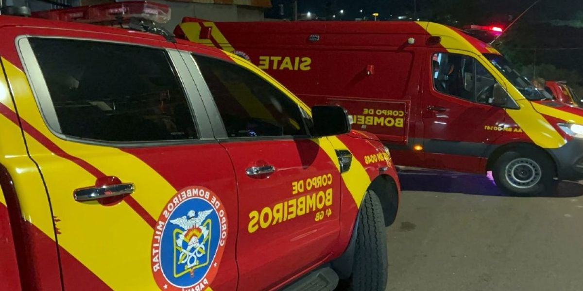 Motociclista fica ferido após queda em rotatória no Bairro Floresta, em Cascavel