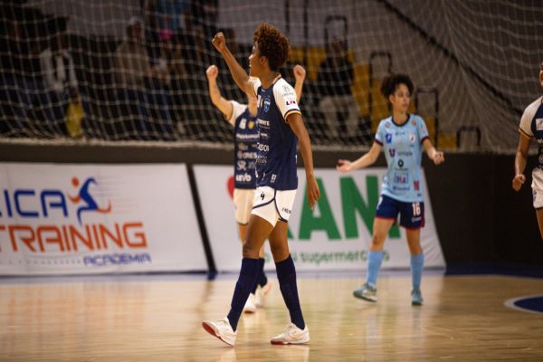 Imagem referente a notícia: Stein Cascavel Futsal bate o Londrina em casa por 6x1 no Campeonato Paranaense
