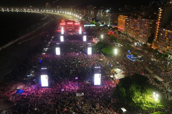 Imagem referente a notícia: Show de Lady Gaga leva 2,1 milhões de pessoas para Copacabana