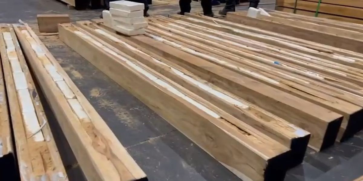 Receita Federal intercepta 156 kg de cocaína escondidos em madeira no Porto de Paranaguá