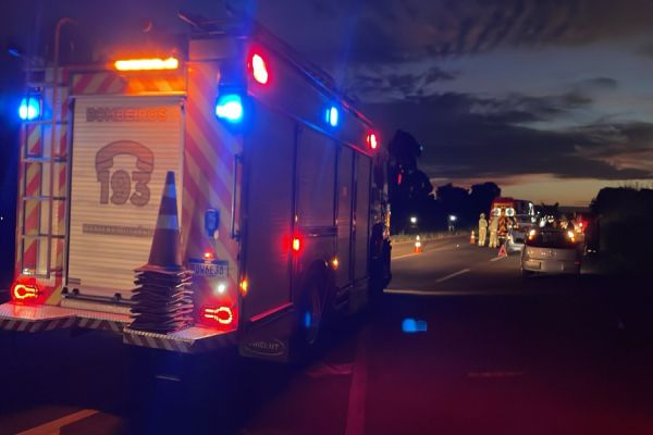 Imagem referente a notícia: Mulher fica ferida após colisão traseira na BR-467 em Cascavel