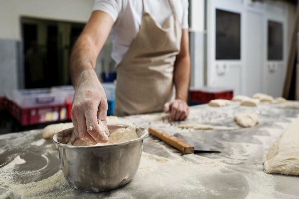 Imagem referente a notícia: Prefeitura de Cascavel abre vagas gratuitas para Curso de Panificação em parceria com o Senai