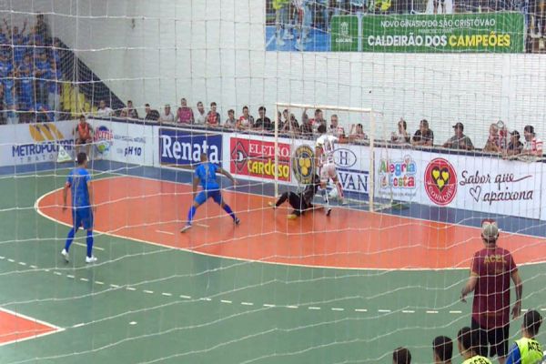 Imagem referente a notícia: Cascavel Futsal goleia ACEL e se mantém na briga pelo topo do Paranaense