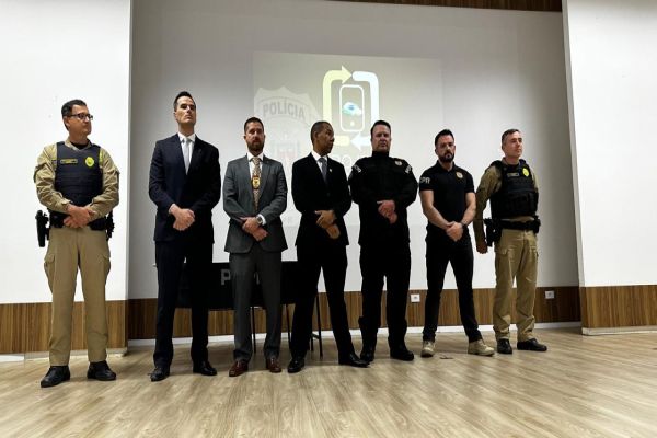 Imagem referente a notícia: Projeto inovador devolve 160 celulares a vítimas de crimes em Cascavel