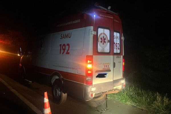 Imagem referente a notícia: Colisão traseira entre carro e ambulância do SAMU mobiliza equipes de socorro na BR-369
