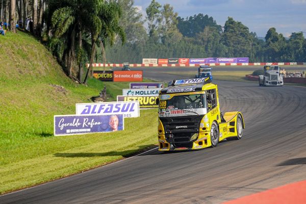 Imagem referente a notícia: Fórmula Truck chega a Cascavel com Duda Conci líder da categoria F-Truck