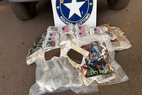 Receita Federal persegue carro e apreende 13,5 kg de haxixe em Cascavel