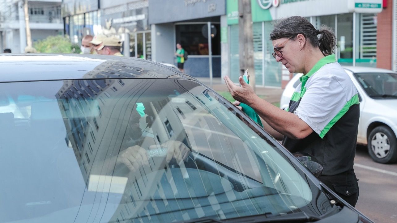 Maio Amarelo tem ação educativa sobre uso do celular ao volante