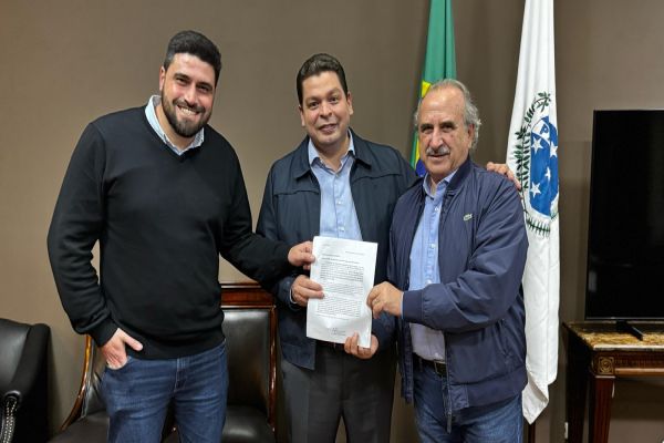 Imagem referente a notícia: Projeto de ampliação da PR-180 entre Cascavel e Boa Vista da Aparecida é doado ao DER-PR