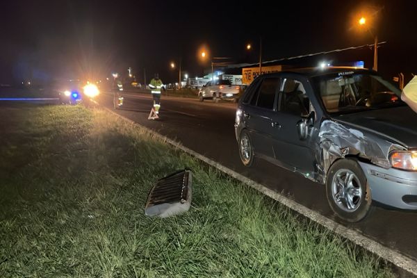 Imagem referente a notícia: Colisão entre Gol e Strada deixa mulher ferida na BR-369, em Cascavel