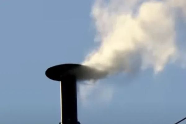 Imagem referente a notícia: Novo Papa é Eleito no Vaticano; Nome Ainda Não Foi Revelado