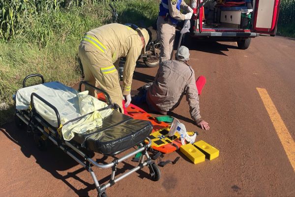 Motociclista se fere ao cair para evitar colisão com carro no Bairro Cascavel Velho