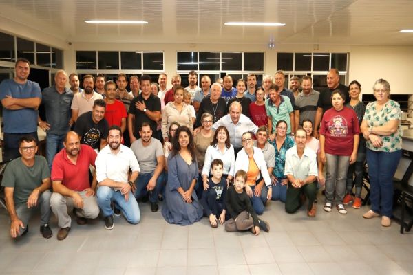 Prefeito se reúne com produtores para viabilizar melhorias na infraestrutura rural