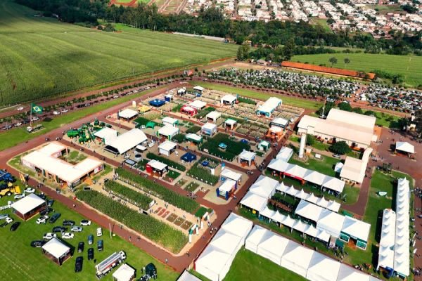 Imagem referente a notícia: Copacol Agro tem ampla participação da família cooperada no primeiro dia