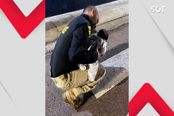Imagem referente a notícia: PRF socorre bebê com insuficiência respiratória na BR-476, em Araucária