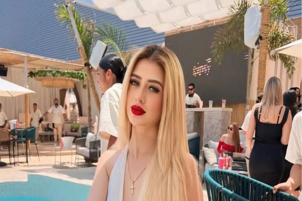 Imagem referente a notícia: Influenciadora é morta a tiros durante live e deixa seguidores em choque