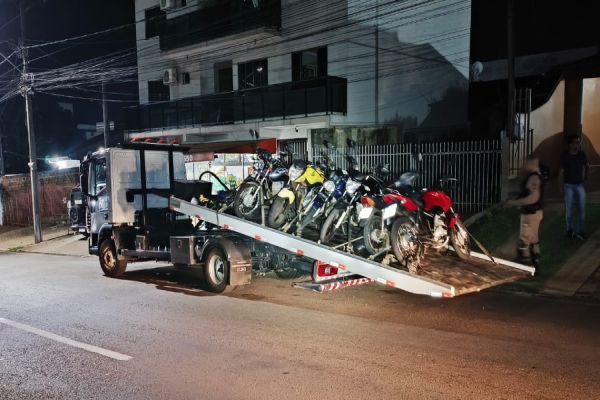 Imagem referente a notícia: PM realiza operação de trânsito com apreensões e prisões na Região Norte de Cascavel