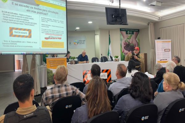 Segurança no campo: Evento em Cascavel debate circulação de máquinas agrícolas nas rodovias