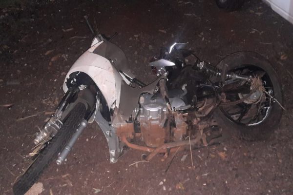 Imagem referente a notícia: Colisão entre Fiat Toro e moto deixa um morto e um ferido grave na PR-317 em Toledo