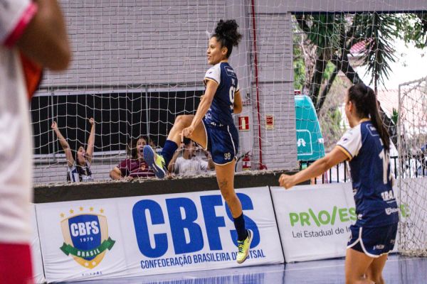 Imagem referente a notícia: Stein Cascavel Futsal vira sobre o Barateiro e segue invicto na LFF 2025