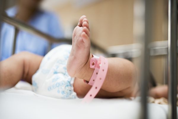 Imagem referente a notícia: Prematuridade e cuidados intensivos: como funciona uma UTI Neonatal?