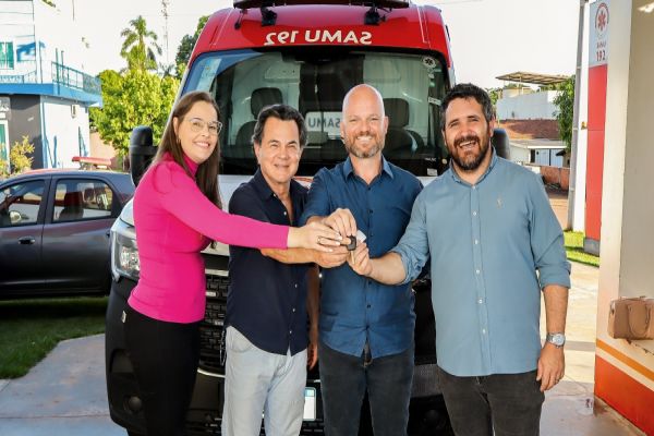 Imagem referente a notícia: Prefeitura de Cafelândia repassa ambulância ao Consamu
