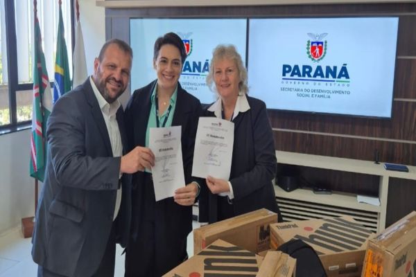 Centros da Juventude de Toledo recebem 10 notebooks novos do Estado