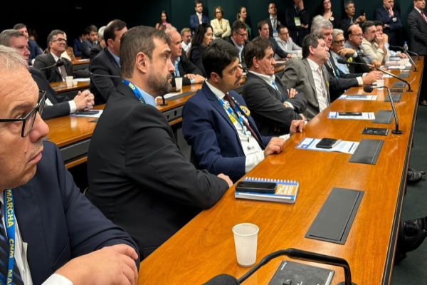 Imagem referente a notícia: Prefeito Thiago Stefanello e Vice Sandro Huf conquistam importantes recursos para Corbélia em agenda em Brasília