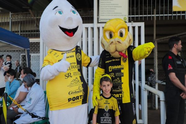 Prefeitura de Cascavel aplica mais de 120 doses de vacina contra gripe em ação no Estádio Olímpico