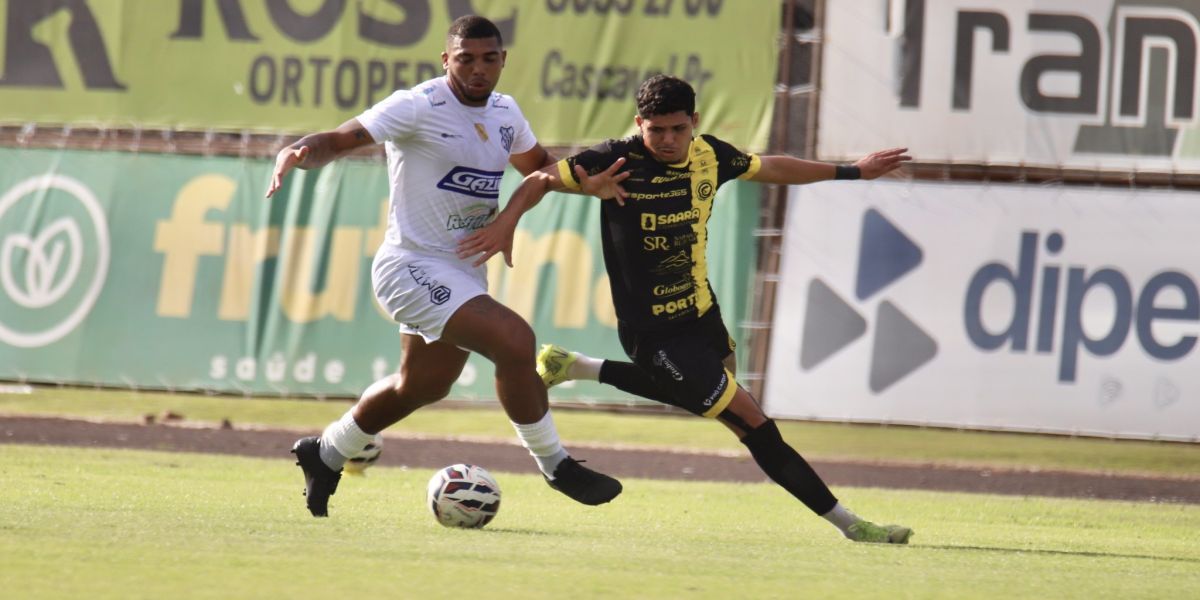 FC Cascavel vira o jogo e embala com terceira vitória seguida na Série D