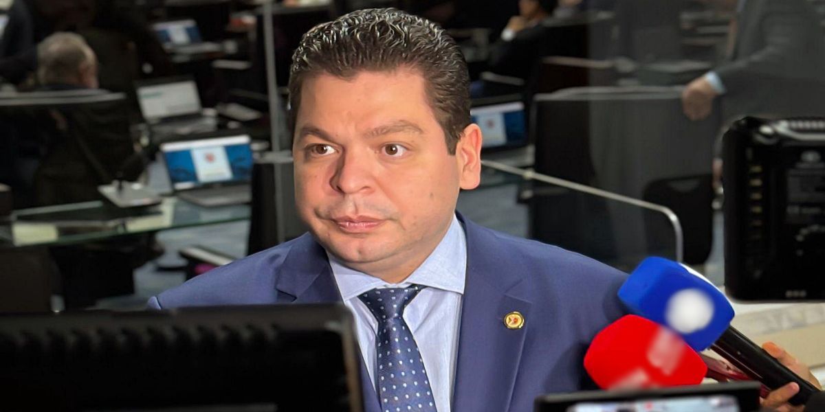 Prestação de Contas: Gugu Bueno destaca solidez fiscal do Paraná e valorização da educação