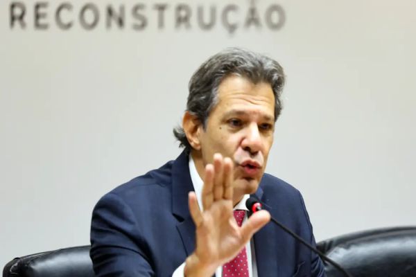 Haddad: Brasil tem "caixa-preta" de R$ 800 bi em renúncias fiscais