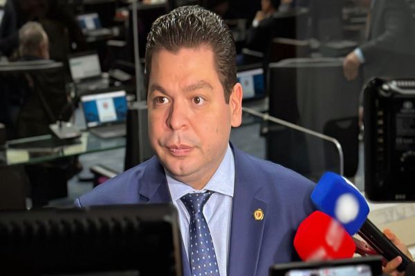 Prestação de Contas: Gugu Bueno destaca solidez fiscal do Paraná e valorização da educação